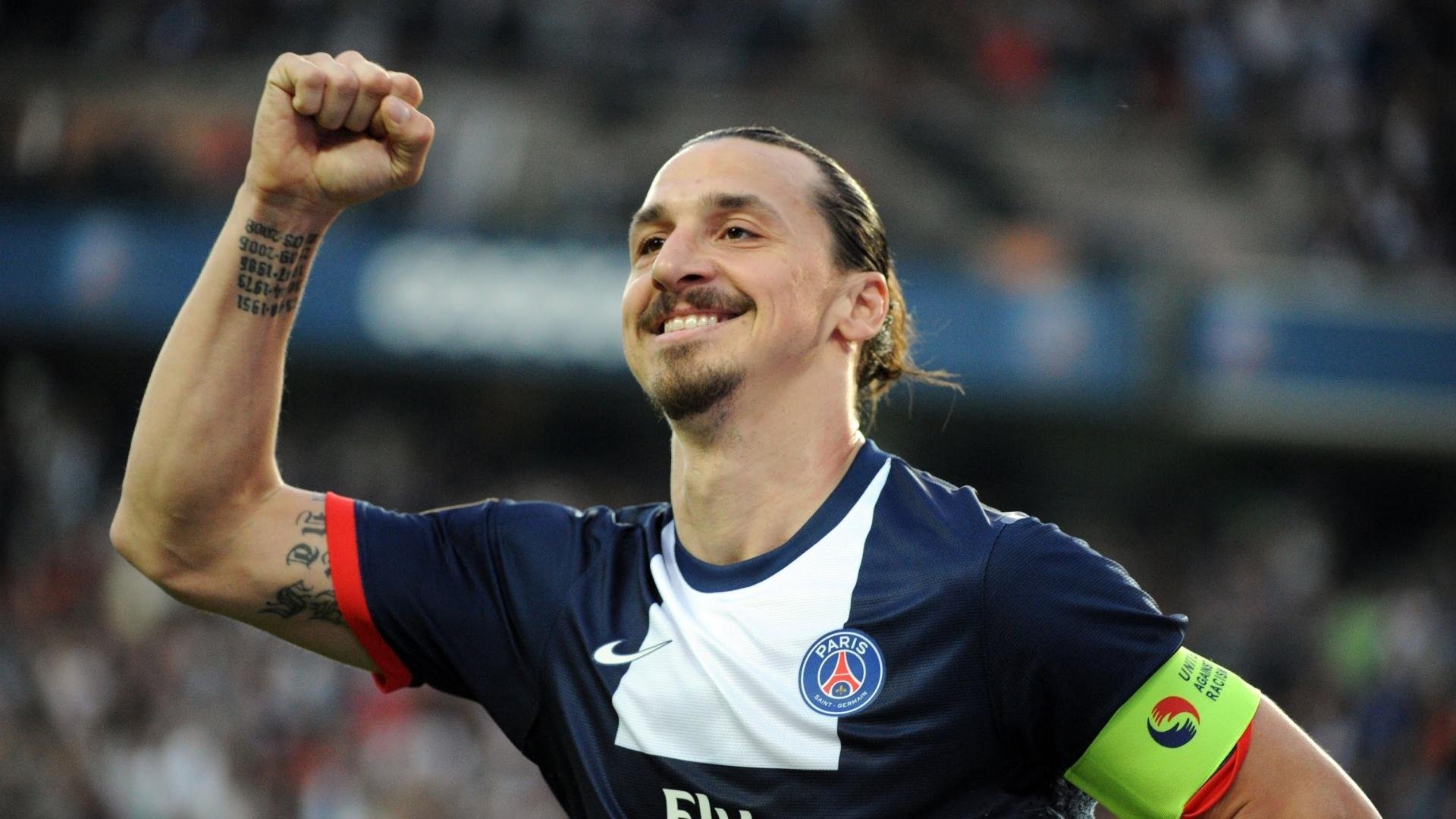 “千钧一发！终场前逆转大戏，观众掌声雷动”，千钧一发 台词